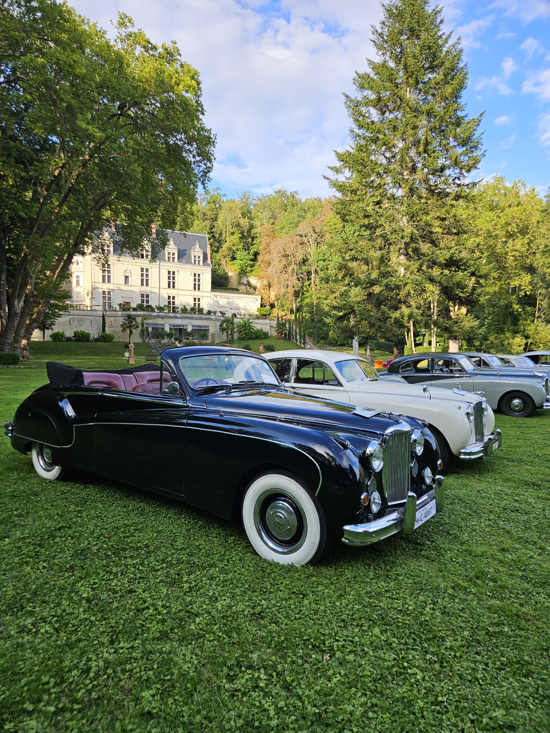 rallye privé Jaguar – 14ᵉ édition au Château Gaillard Amboise interview de Michel Beaurain